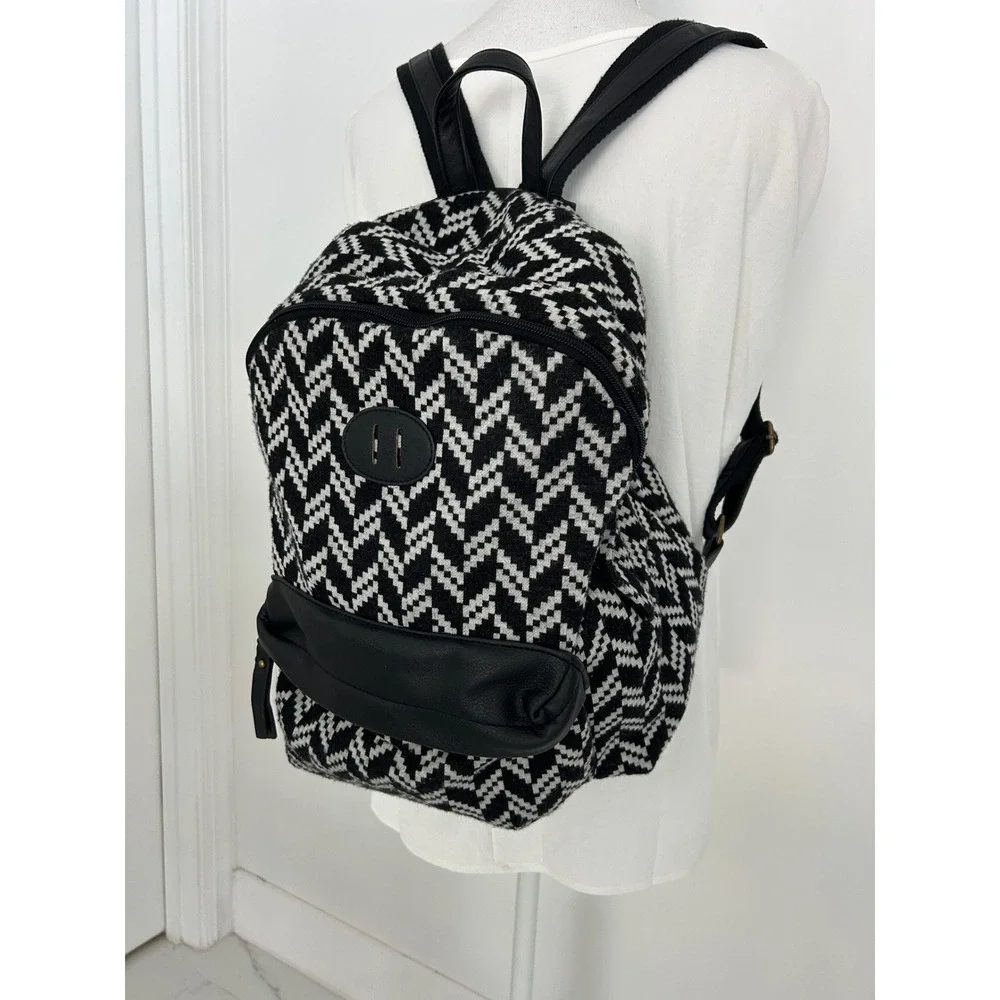 Steve Madden Black White Chevron Woven Backpack Zig Zag Cotton Faux Leather Trim